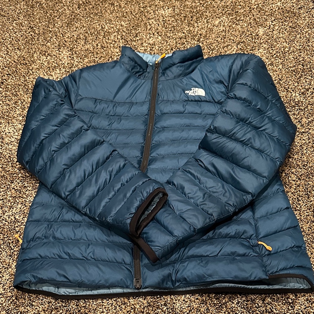 Women’s North Face puffy jacket.